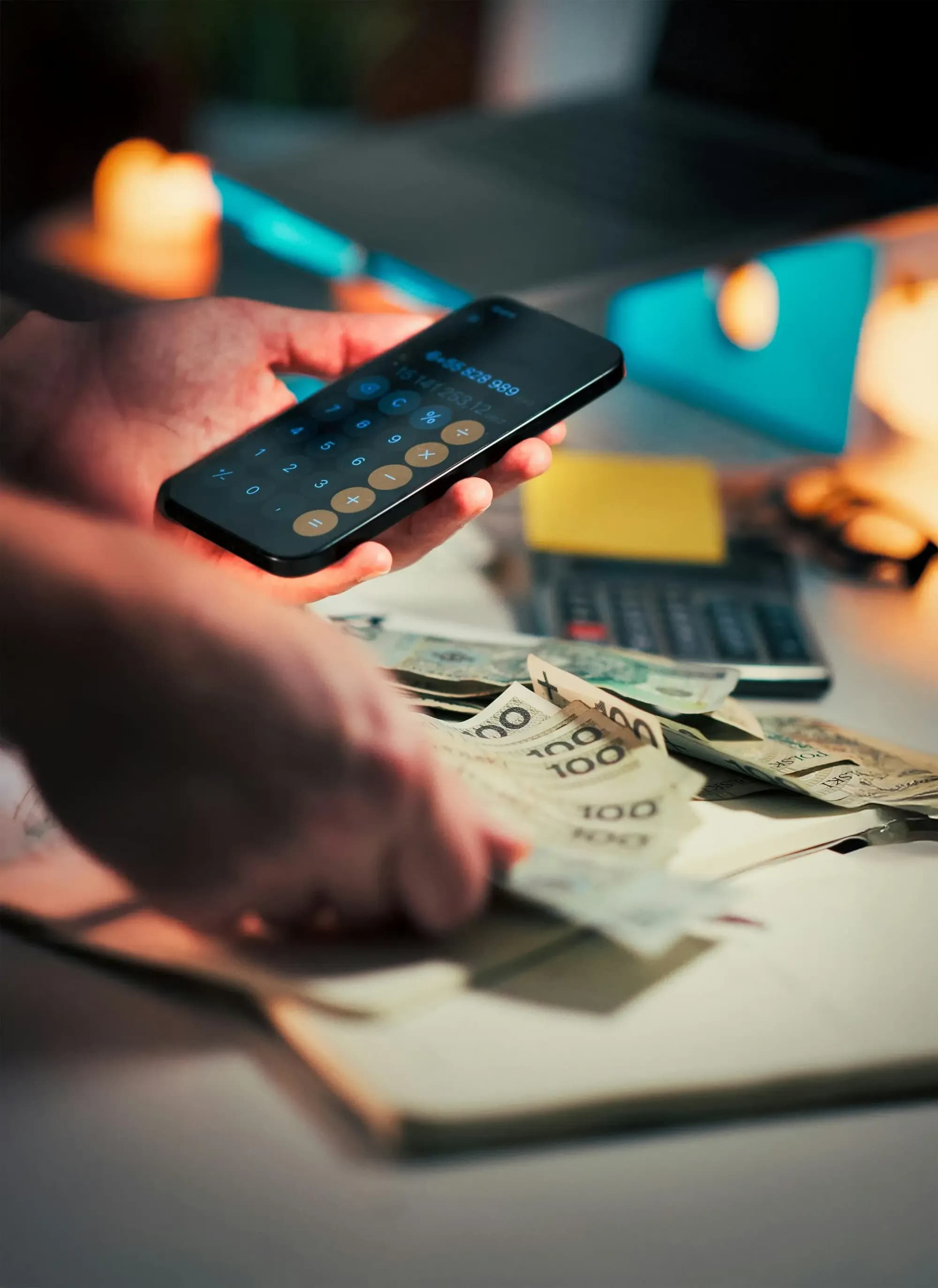 How to Manage Your Finances with AI